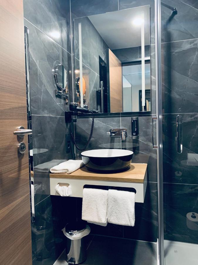 Intergroup Business & Design Hotel Ingolstadt Kosching Eksteriør billede
